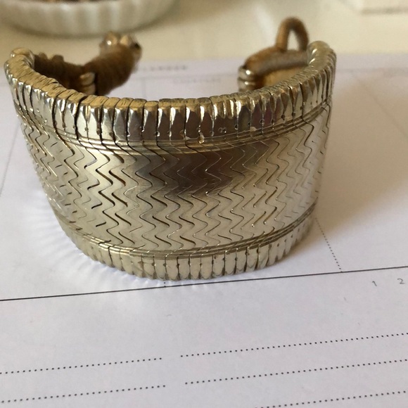 Vintage boho gold bangle! - Picture 4 of 4